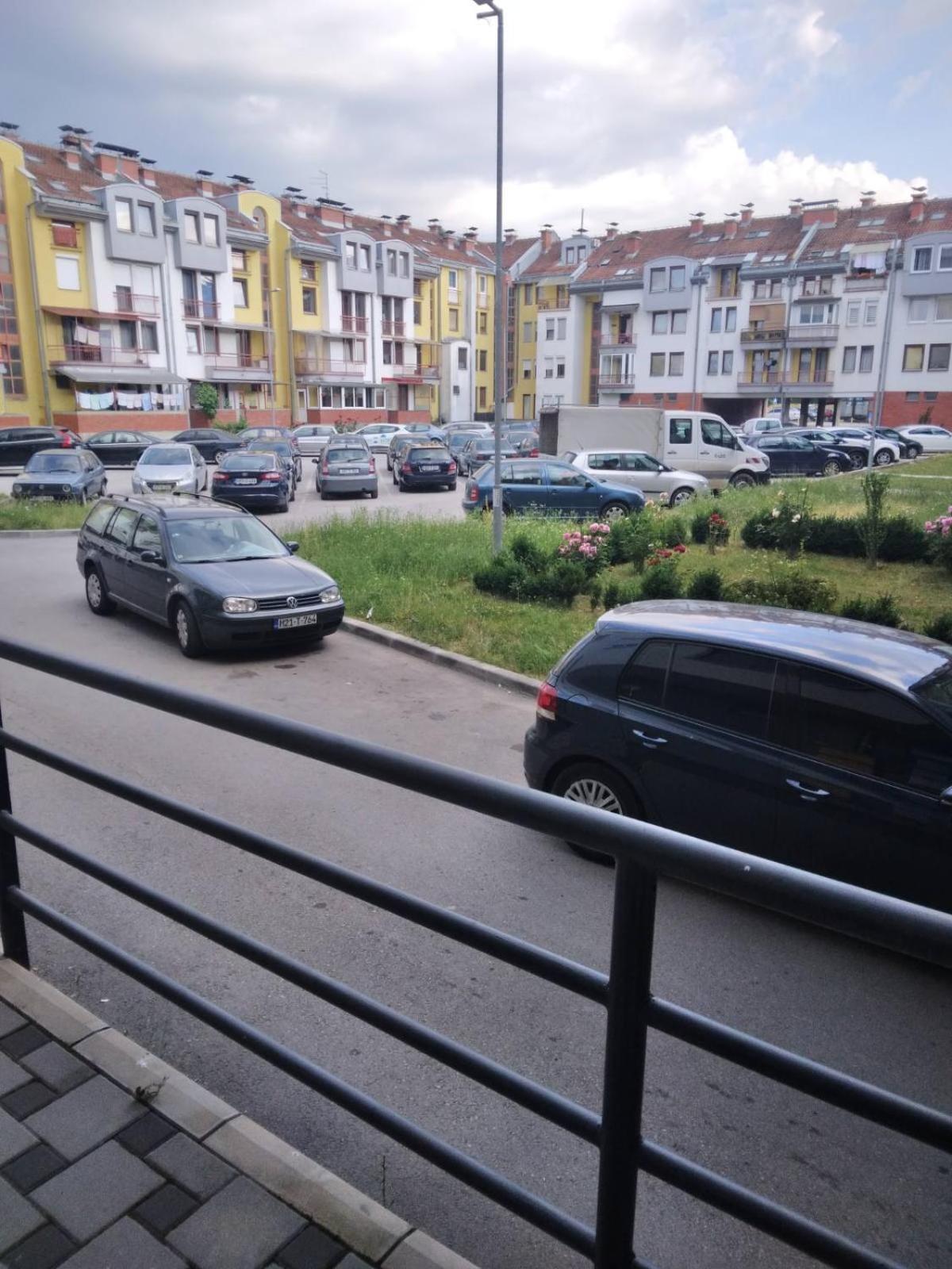 Studio Apartman Promenada Сараево Екстериор снимка